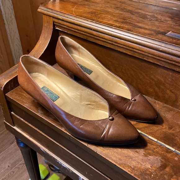 Vintage GUCCI peep toe leather kitten heels - Picture 2 of 9